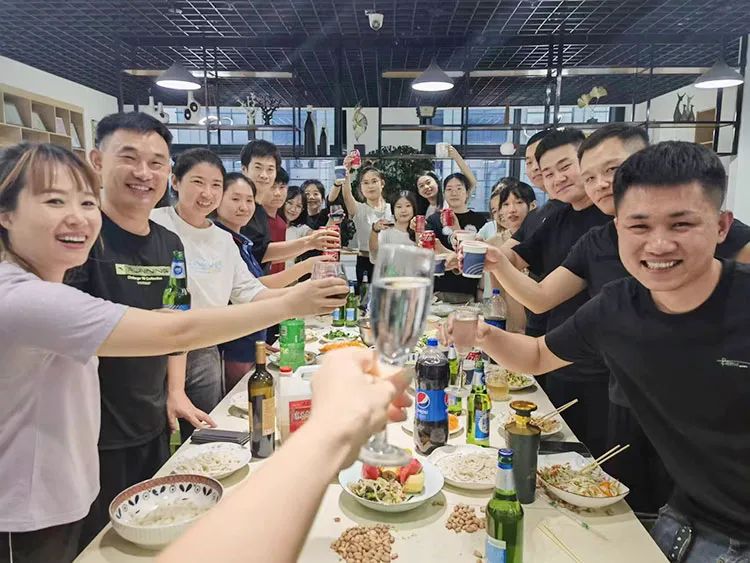滄州智博十八周年團(tuán)建活動(dòng)--風(fēng)華歲月，感恩同行